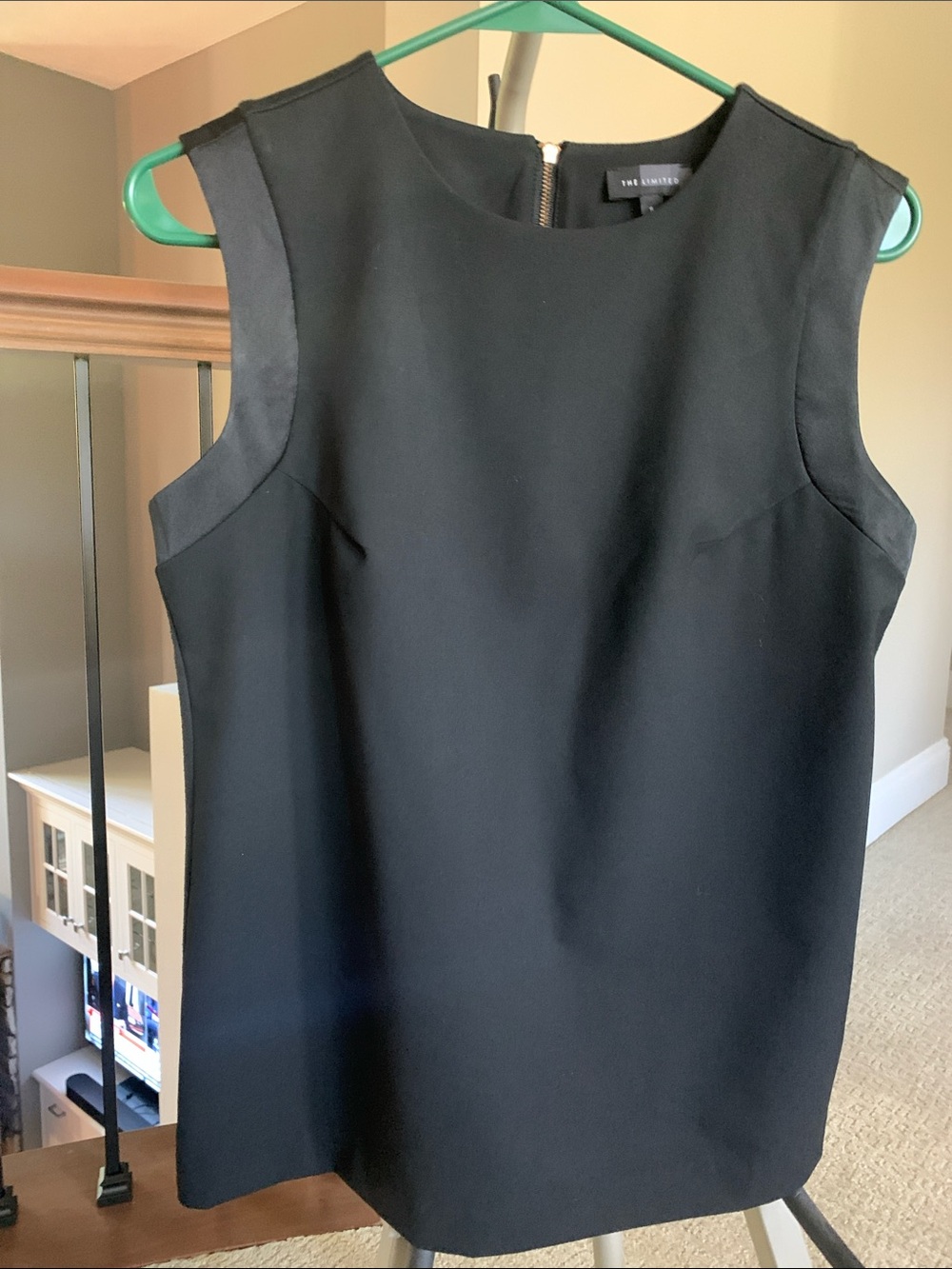 The Limited Jet Black Sleeveless Shell size Small